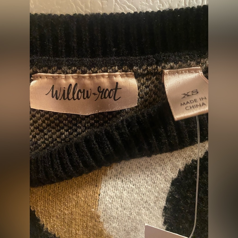 Willow & Root
Wave Pattern Tie-Back Sweater
New
Size XSmall - Picture 7 of 8